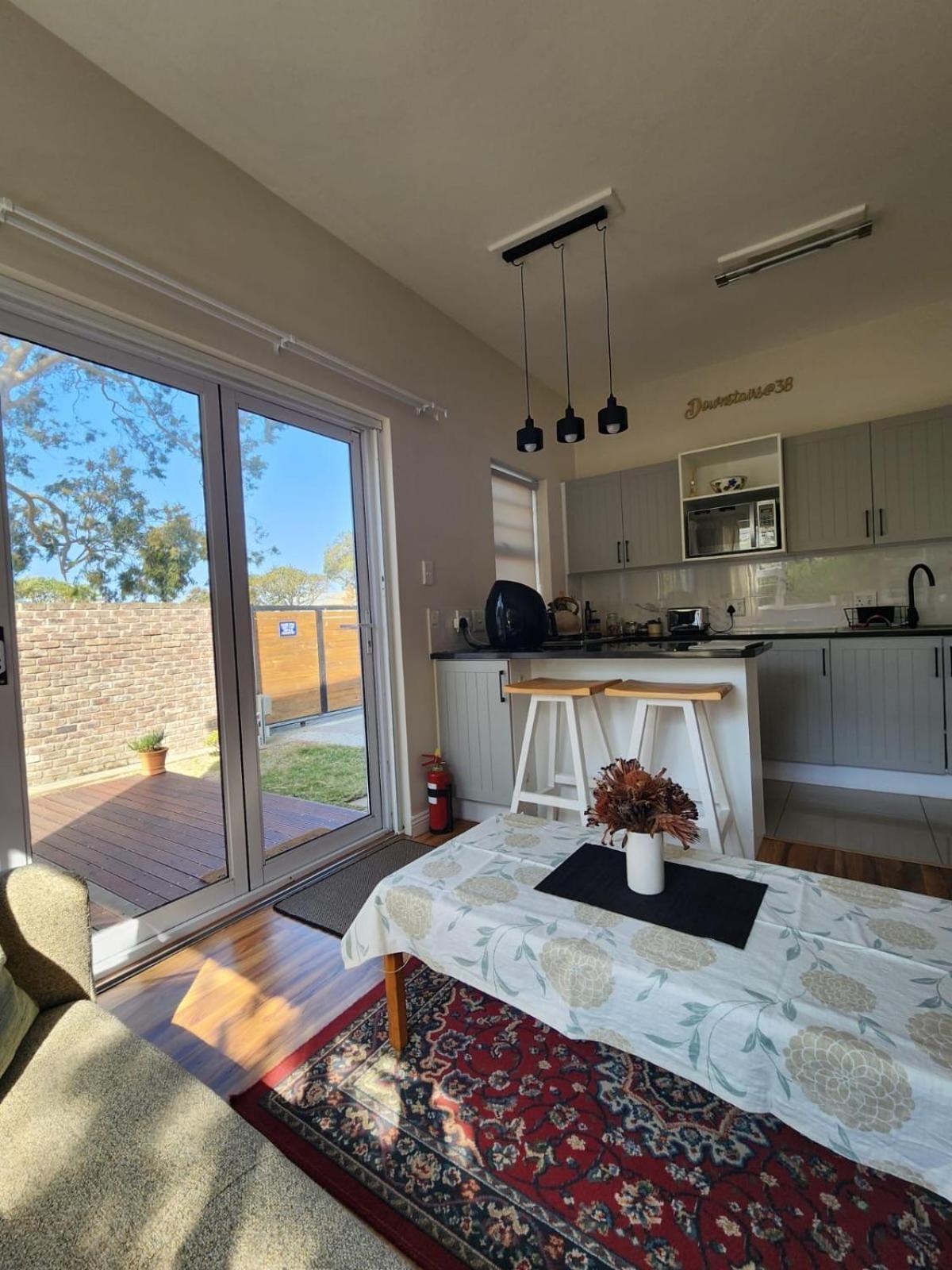 Downstairs @38 Apartamento Port Elizabeth Exterior foto
